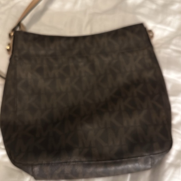 Michael Kors mesager bag - Picture 6 of 9